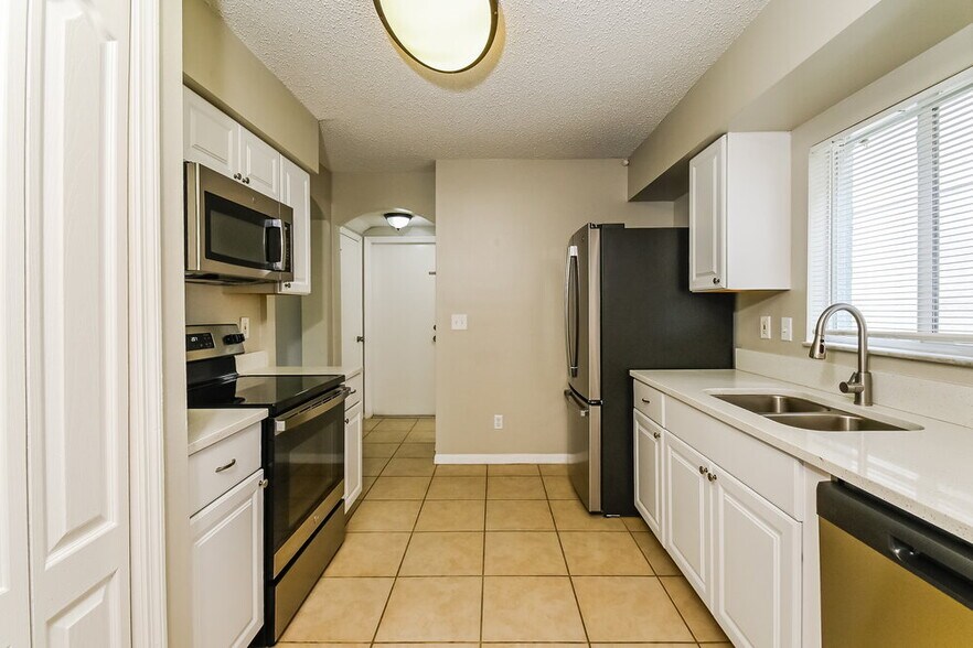 Building Photo - 12914 Fennway Ridge Dr