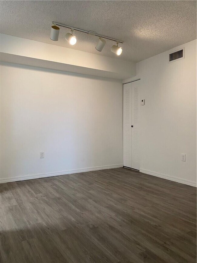 Building Photo - 12112 St.Andrews Pl