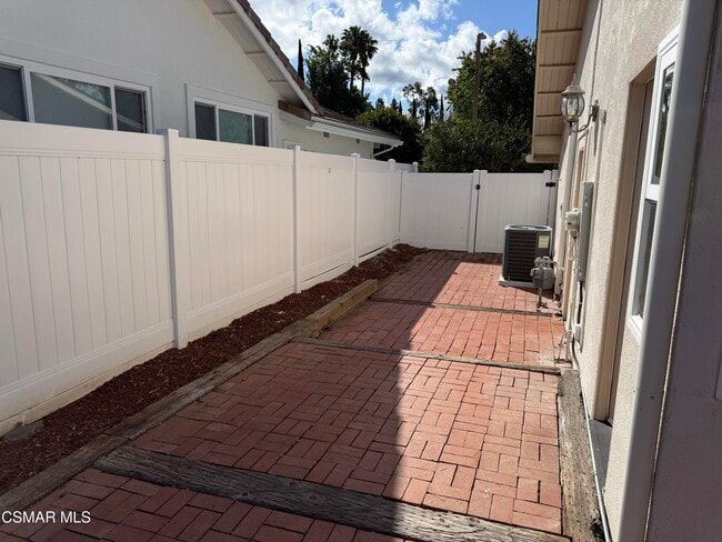 Building Photo - 2737 E Sierra Dr