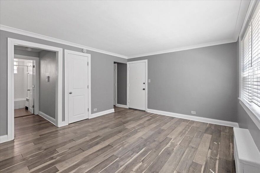 Building Photo - 6710 N Fairfield Ave