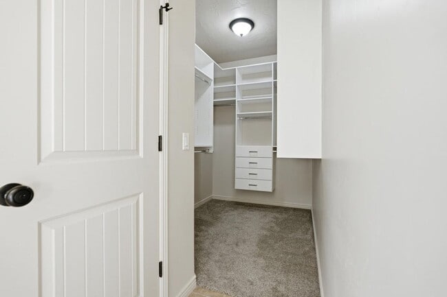 Building Photo - Beautiful Hobble Creek 4 Bed/2 Ba NEW FLOORS & PAINT