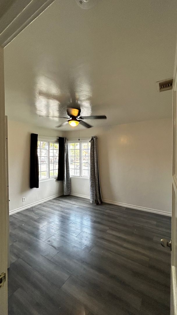 Building Photo - 306 W Sunkist St