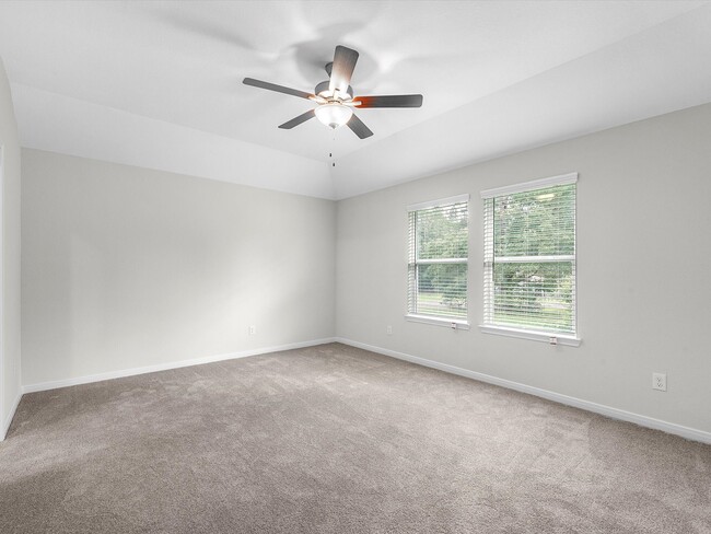 Building Photo - 46 Fairway Dr