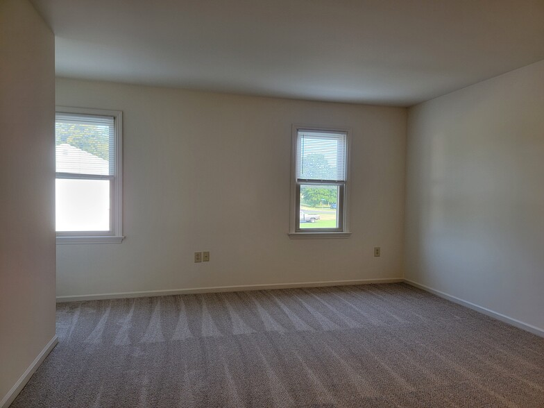 Building Photo - 685 Brunnerville Rd