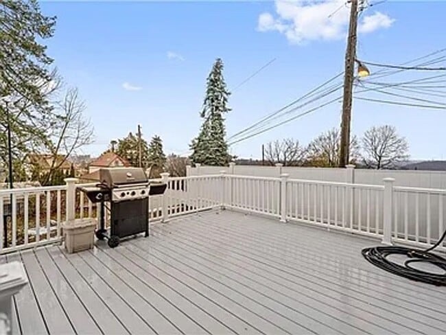 Building Photo - 239 The Blvd