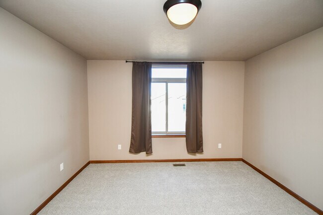 Building Photo - 5512 South Culbert Avenue