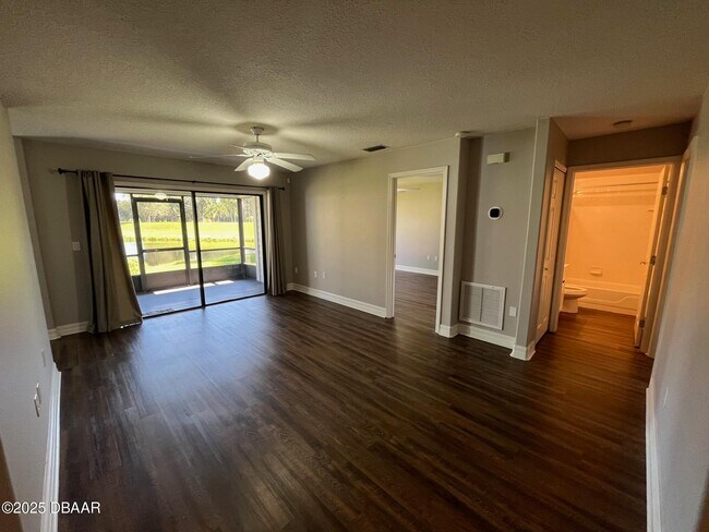 Building Photo - 138 Blue Heron Dr