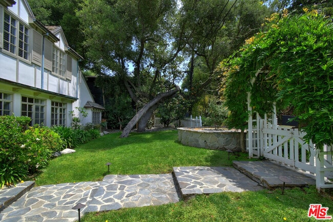 Building Photo - 3254 Oakdell Rd