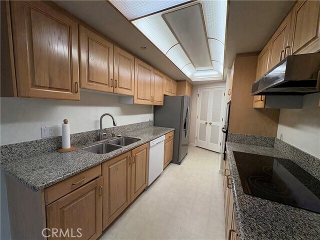 Building Photo - 200 N Swall Dr