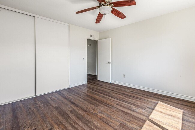 Building Photo - Beautiful Single Story In Great Location!!