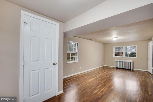 Building Photo - 3209 19th Rd N