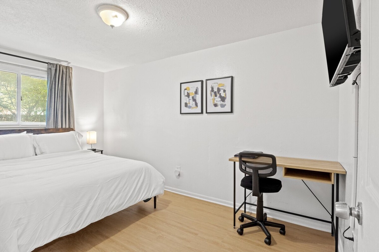 Building Photo - 3721 E Clifton St