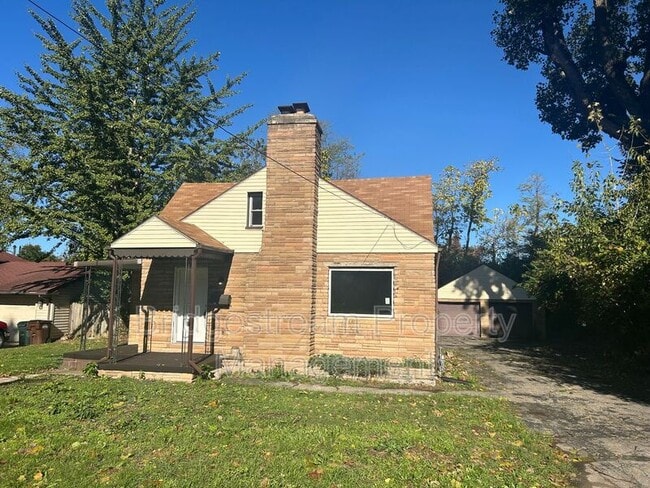 Primary Photo - 209 Julia Ave
