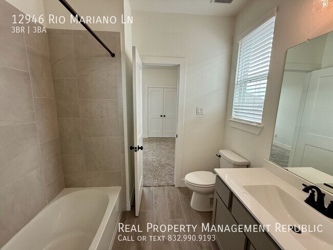 Building Photo - 12946 Rio Mariano Ln