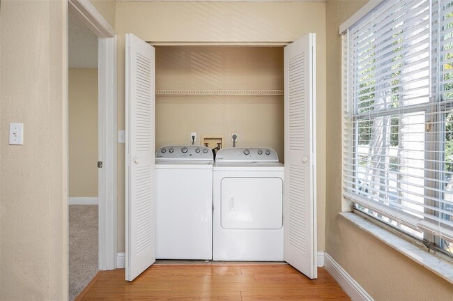 Building Photo - 731 Vista Isles Dr