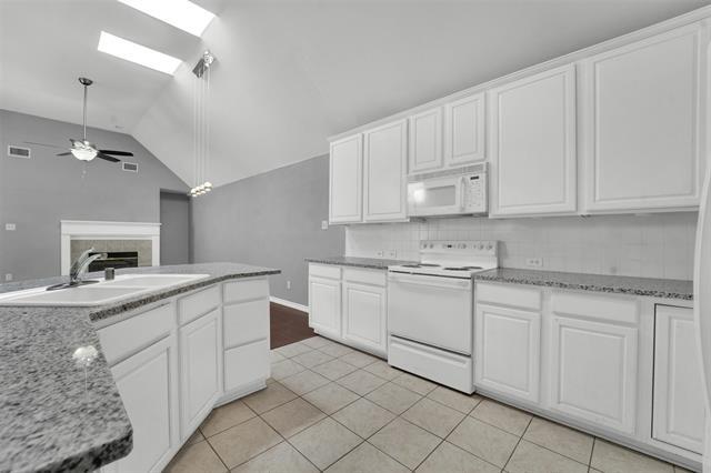 Building Photo - 3116 Glen Canyon Dr
