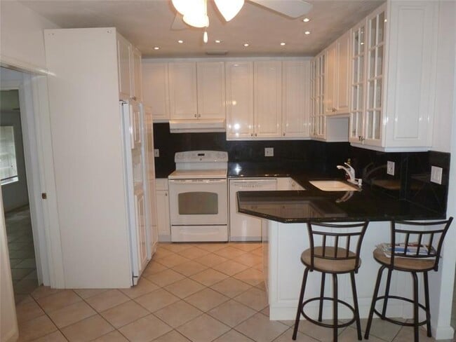 Building Photo - 2710 Thomas St