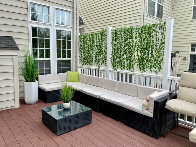 Backyard Deck - 6355 Victor Gray Ct