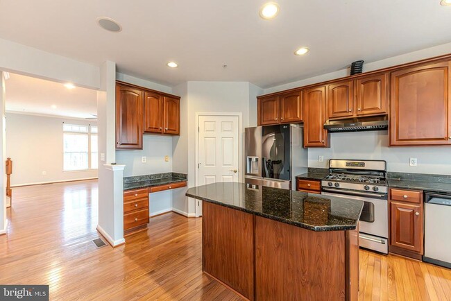 Building Photo - 1552 Oakley Ln