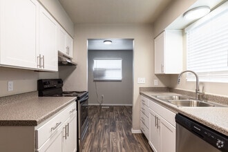 Interior Photo - Pointe at Fort Union