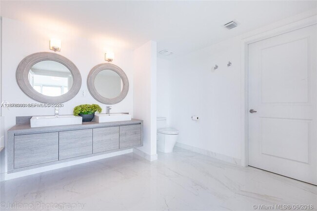 Building Photo - 400 Sunny Isles Blvd