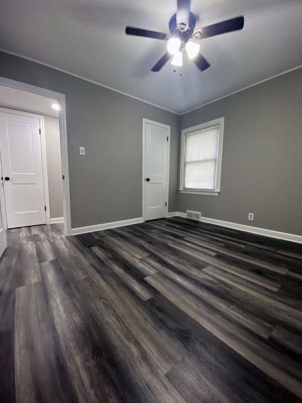 Building Photo - 805 S Norbury Ave