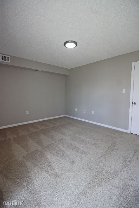 Building Photo - 10208 Bushman Dr