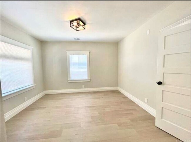 Building Photo - Charming 3BR Duplex in Los Angeles