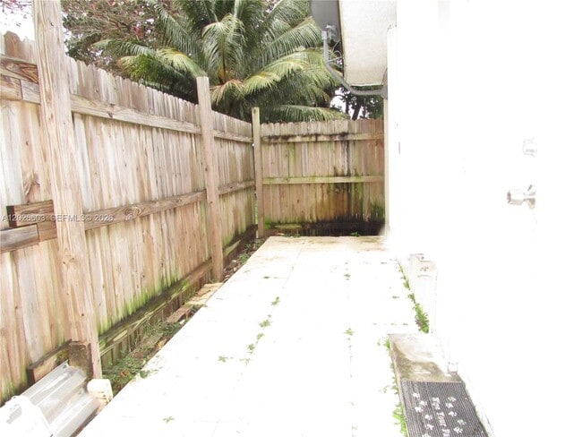 Building Photo - 2230 SW 50th Terrace