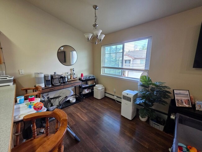 Building Photo - Easy JBER access and quiet location