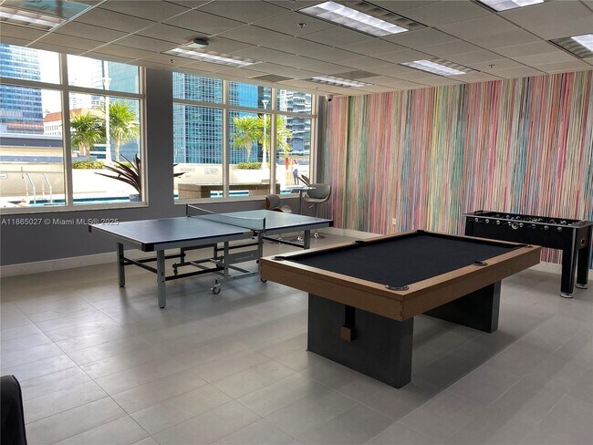 Building Photo - 1200 Brickell Bay Dr