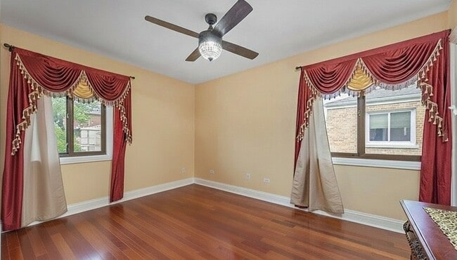 Building Photo - 7630 N Oleander Ave
