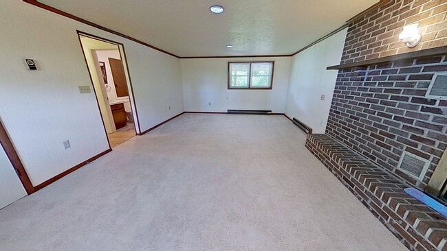 Building Photo - Flexible Lease Options—Raised Rancher