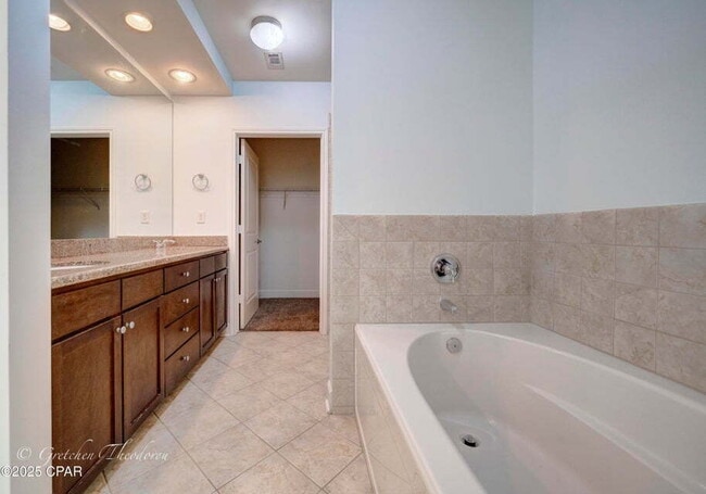 Building Photo - "Spacious 2-Bed Condo with 2.5 Baths on Fr...