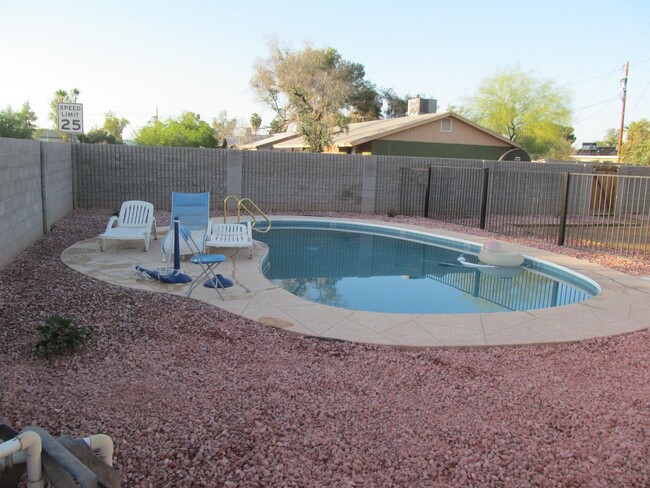 Building Photo - ASU - 5BR/2BA HOUSE W/POOL - BEAUTIFUL HOM...