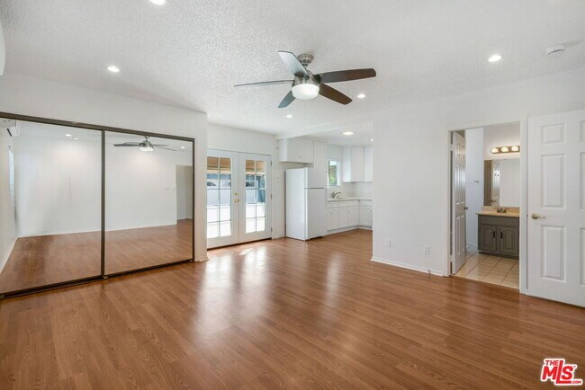 Building Photo - 11882 Ramona Ave