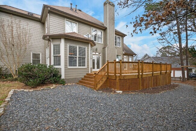 Building Photo - Great home in highly desired Brookstone Subdivision with Cobb County Schools.