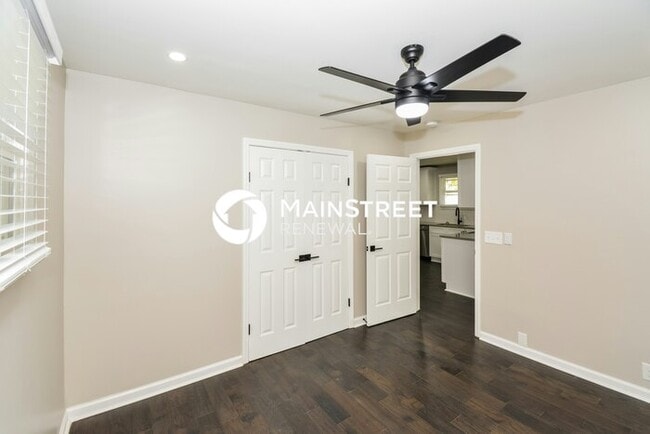 Building Photo - 4 Bedroom Pet-Friendly Home in MADISON, TN with Main Street Renewal