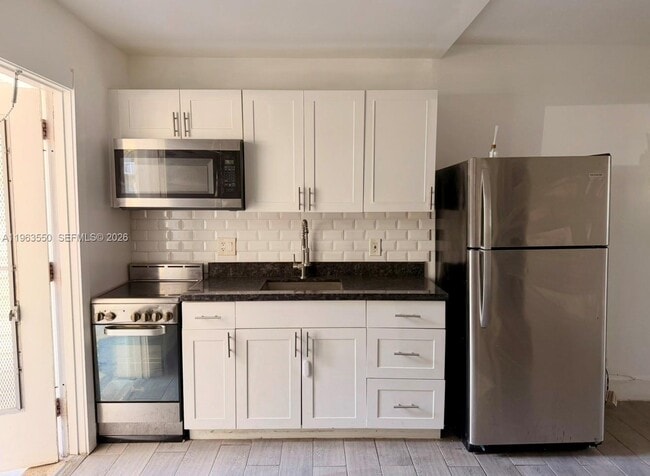 Building Photo - 3515 Van Buren St