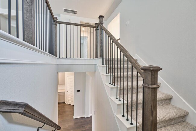 Building Photo - 28011 Clapton Path