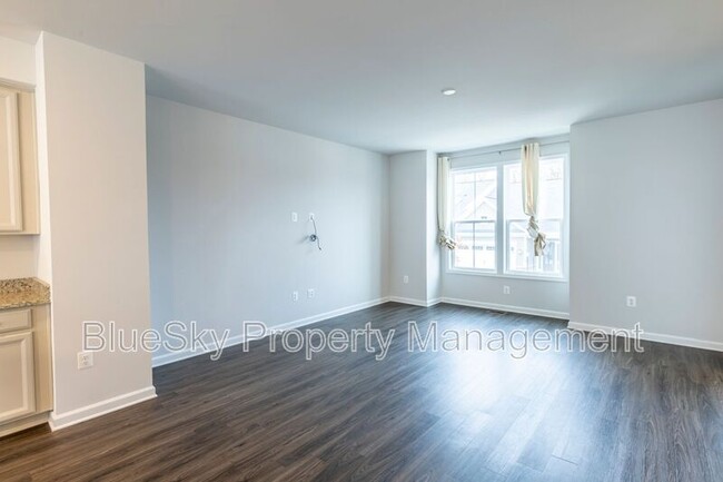 Building Photo - 3227 Bergen St