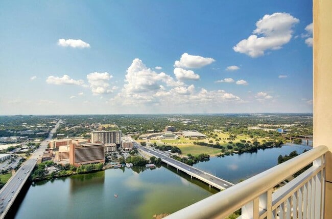 Building Photo - 102 Colorado St