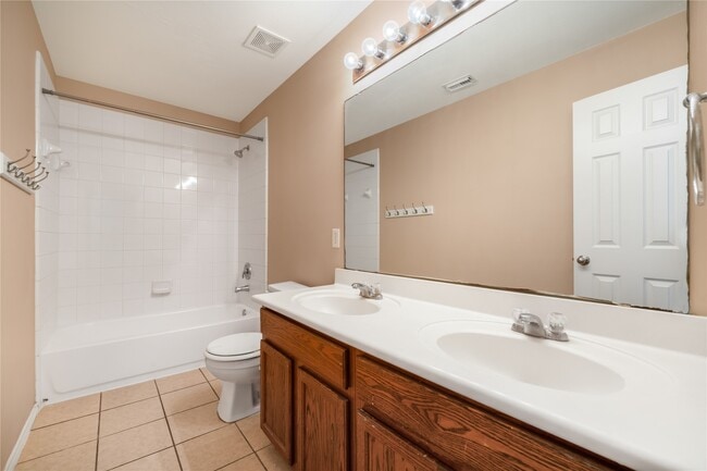 Building Photo - 9223 Carlin Bend Ln