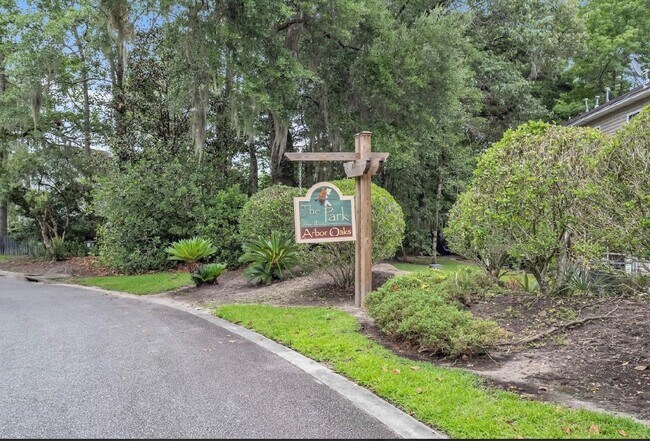 Building Photo - 203 Twin Tree Dr