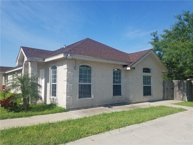 Building Photo - 1208 W Wisconsin Rd