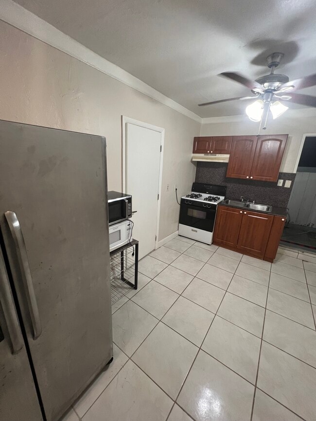 Building Photo - 205 NW 130th St