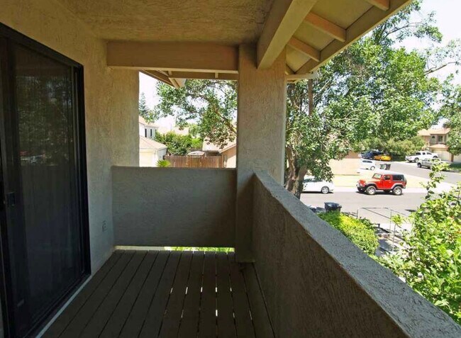 Building Photo - 2524 Garlandwood Dr