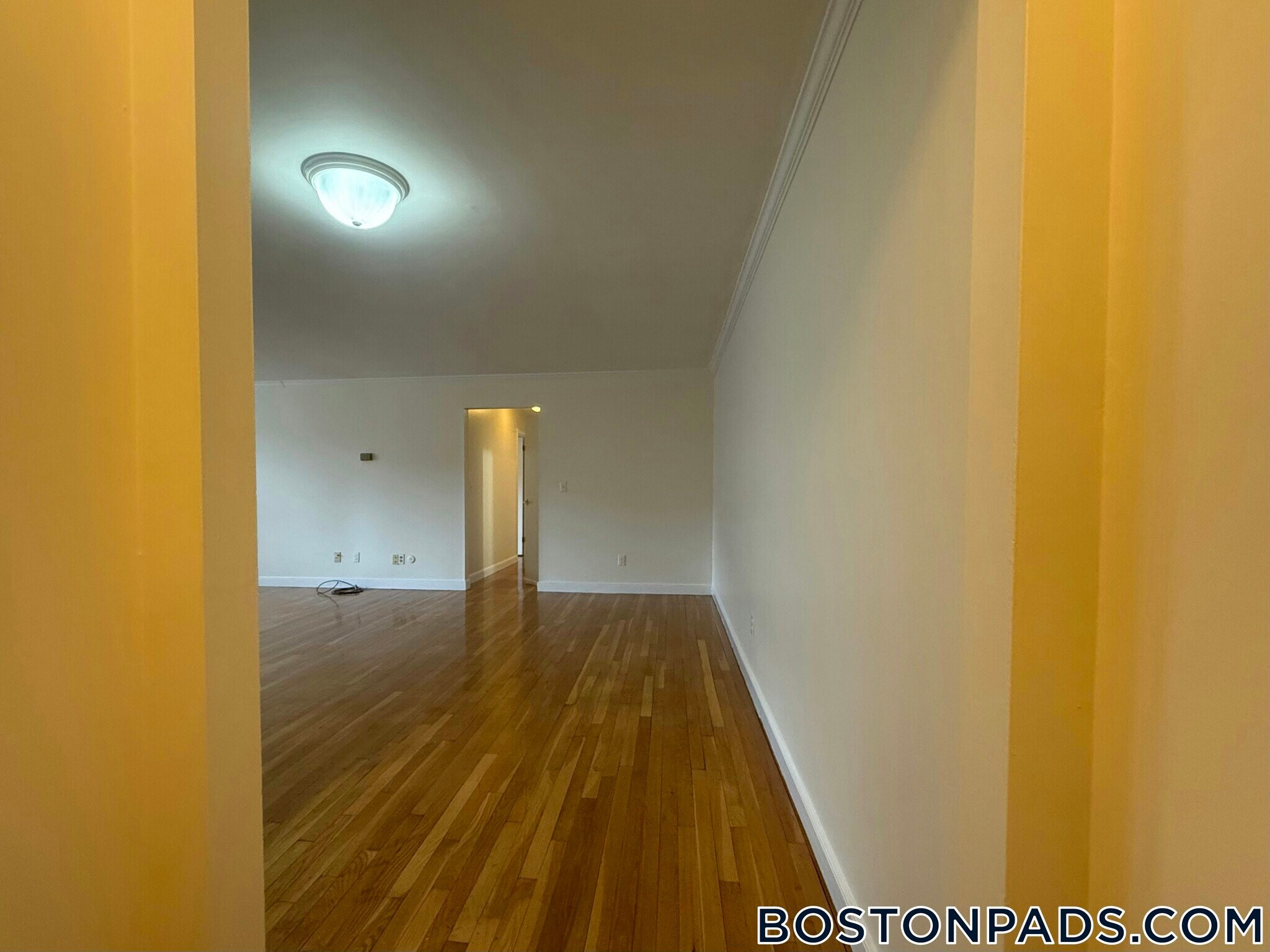 Building Photo - 8 Captain Parker Arms