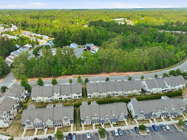 Building Photo - Lease OR Lease to Own