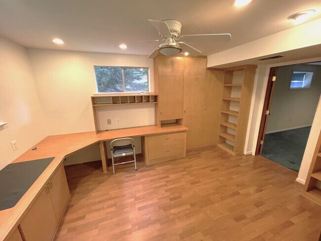 Building Photo - 8410 Buckhannon Dr